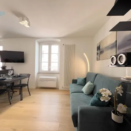 Corridoni 3c Tirabora Short Rent 아파트 *