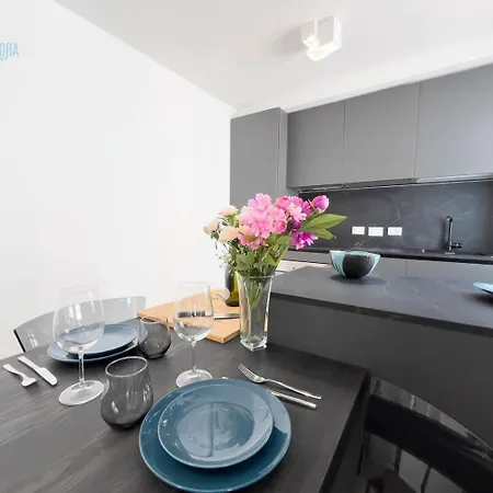 Corridoni 3c Tirabora Short Rent 아파트 *