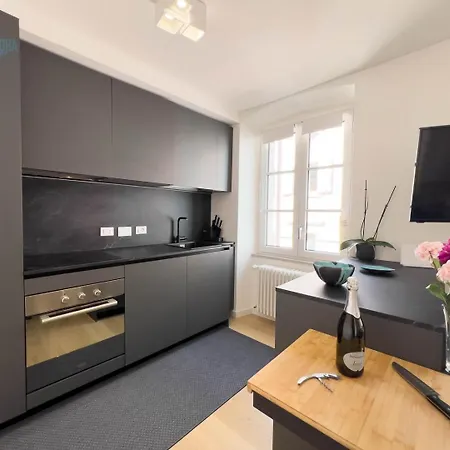 Corridoni 3c Tirabora Short Rent 아파트 *